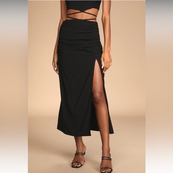 Lulu’s black 2 piece skirt set - size M - Picture 5 of 6